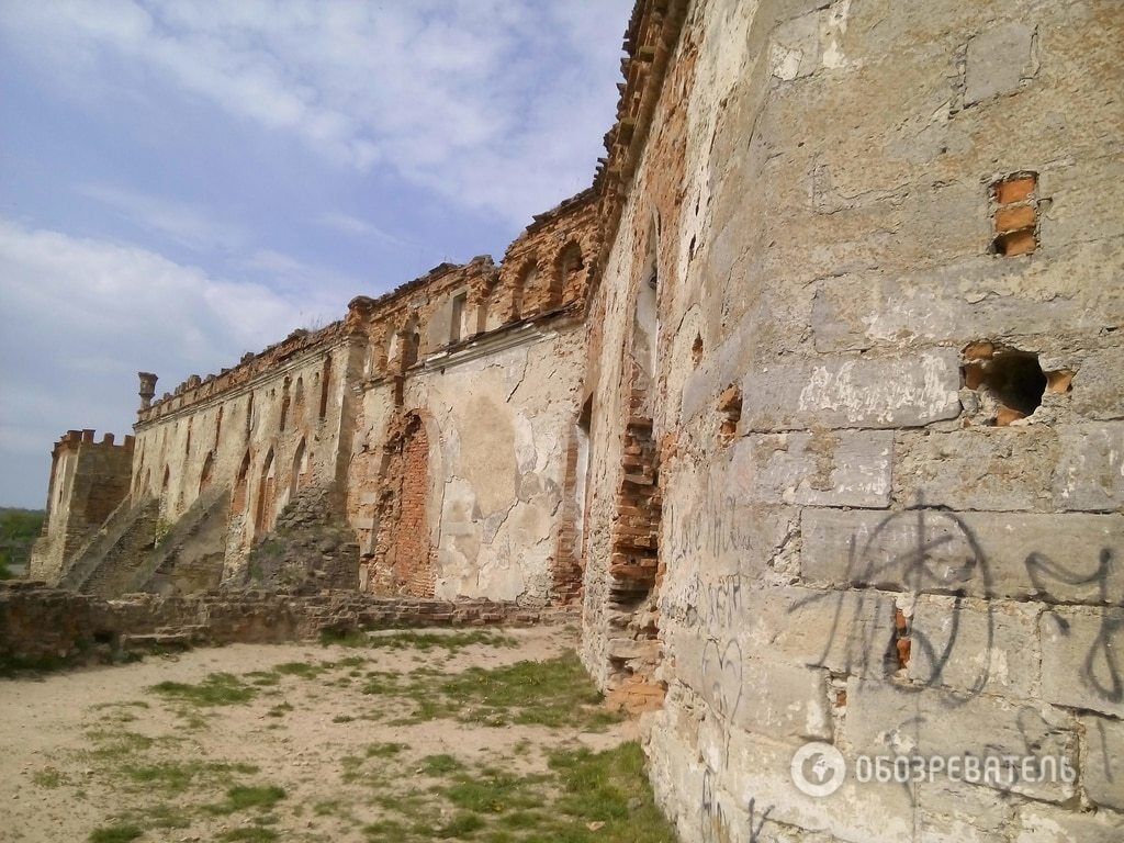 Меджибож: свет и тень фактурной крепости