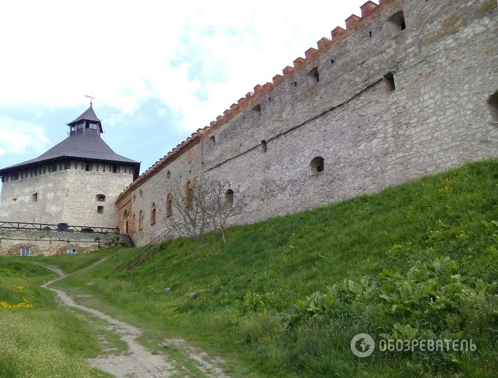 Меджибож: свет и тень фактурной крепости