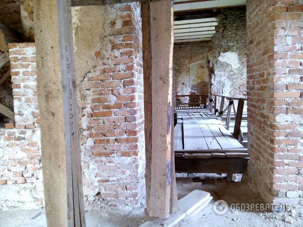 Меджибож: свет и тень фактурной крепости