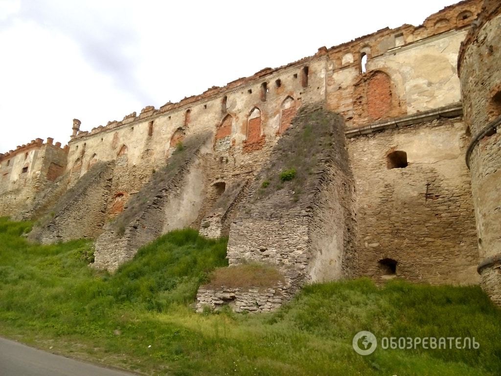 Меджибож: свет и тень фактурной крепости