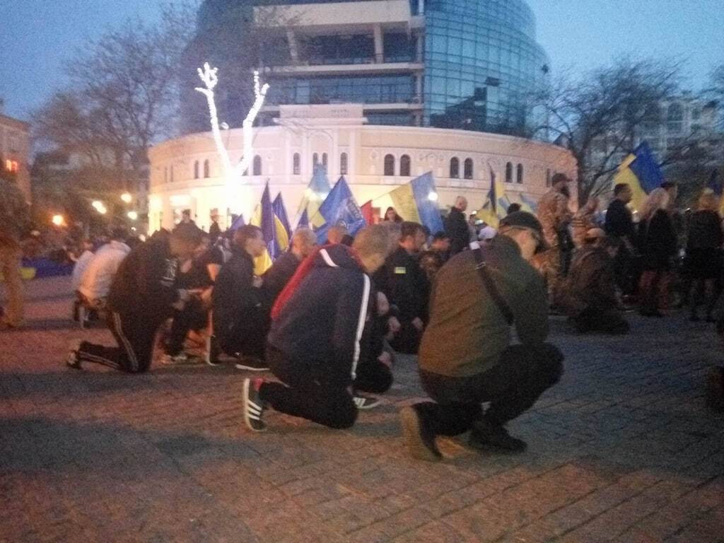 В Одесі сотні людей зібралися на панахиду за загиблими 2 травня