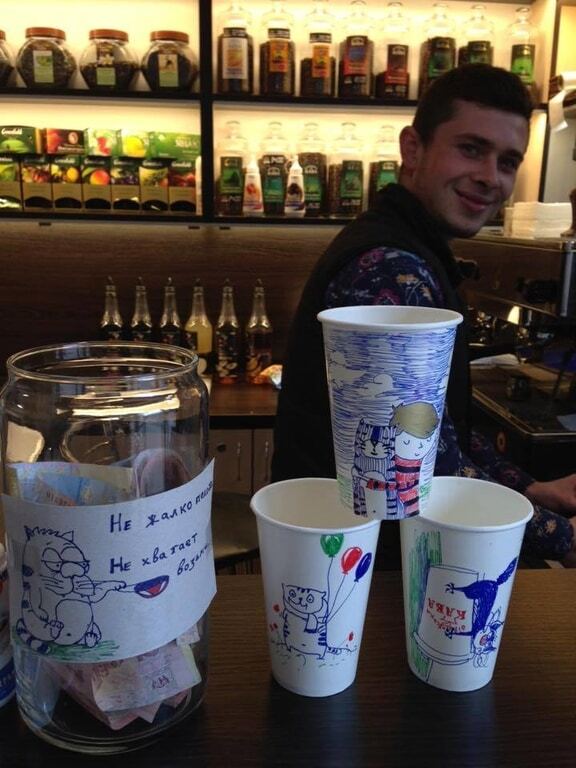 Гений стаканчиков: киевский продавец кофе стал звездой соцсети