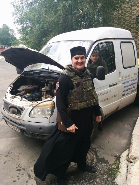 Отставной диакон из РПЦ стал "духовником" террористов на Донбассе: опубликованы фото