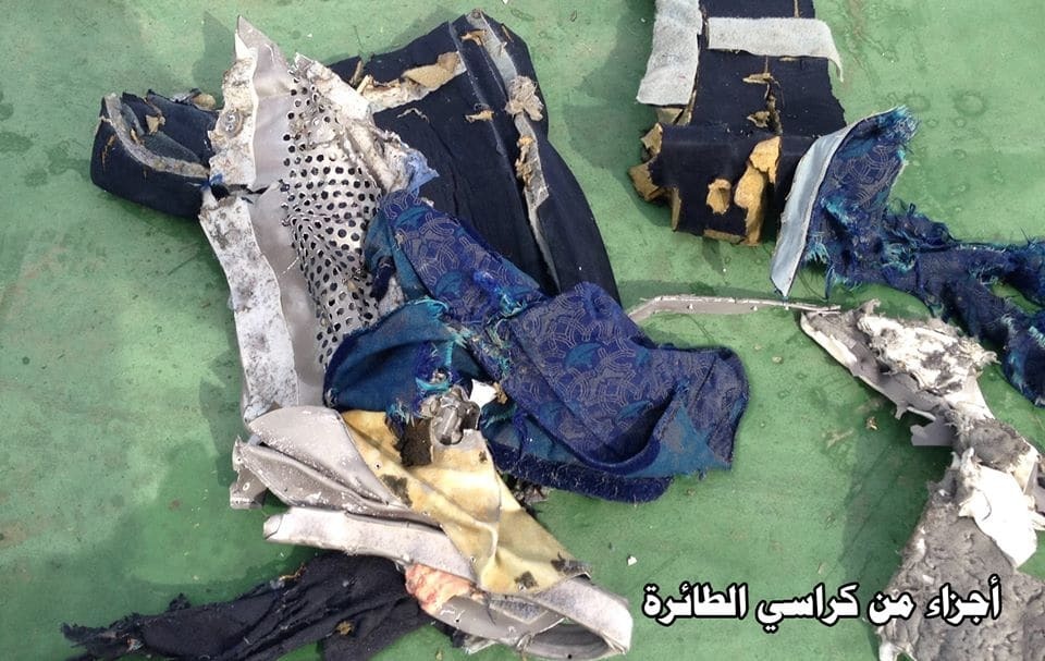 Появились первые фото обломков пропавшего лайнера EgyptAir