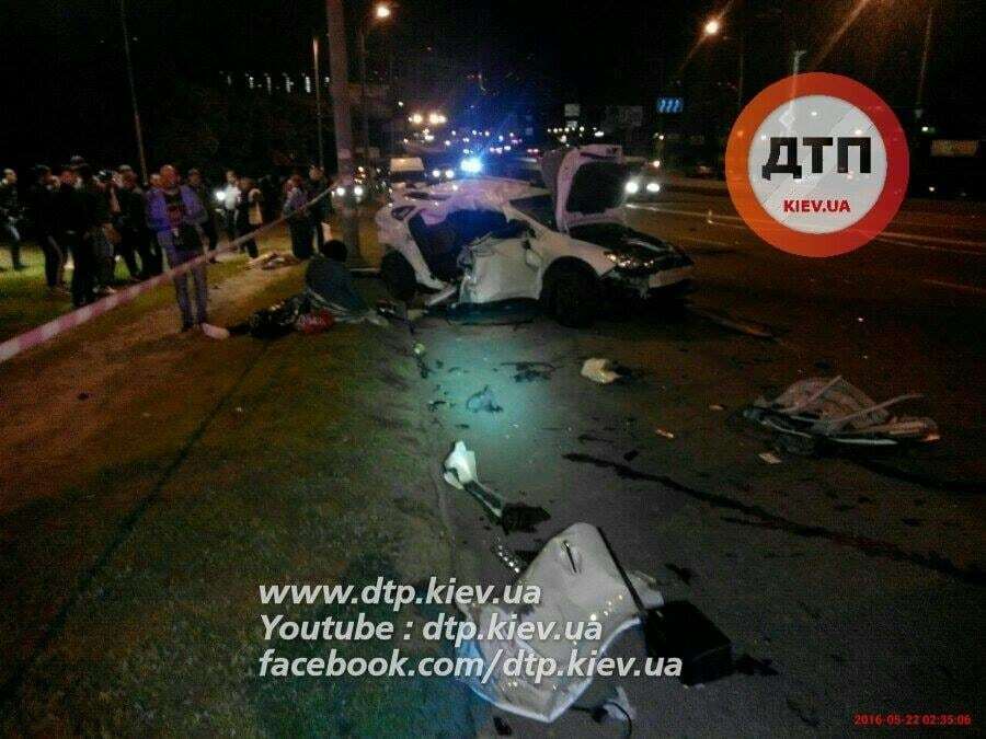 Жуткое смертельное ДТП в Киеве: пьяный водитель Audi влетел в попутный Subaru. Опубликованы фото