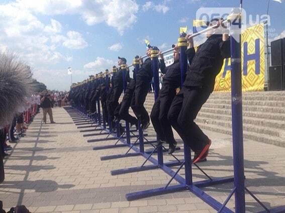 В Днепре копы со всей Украины устроили "зрелище" не для слабых: опубликованы фото