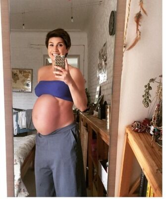Беременная Анита Луценко поделилась фото с оголенным животом