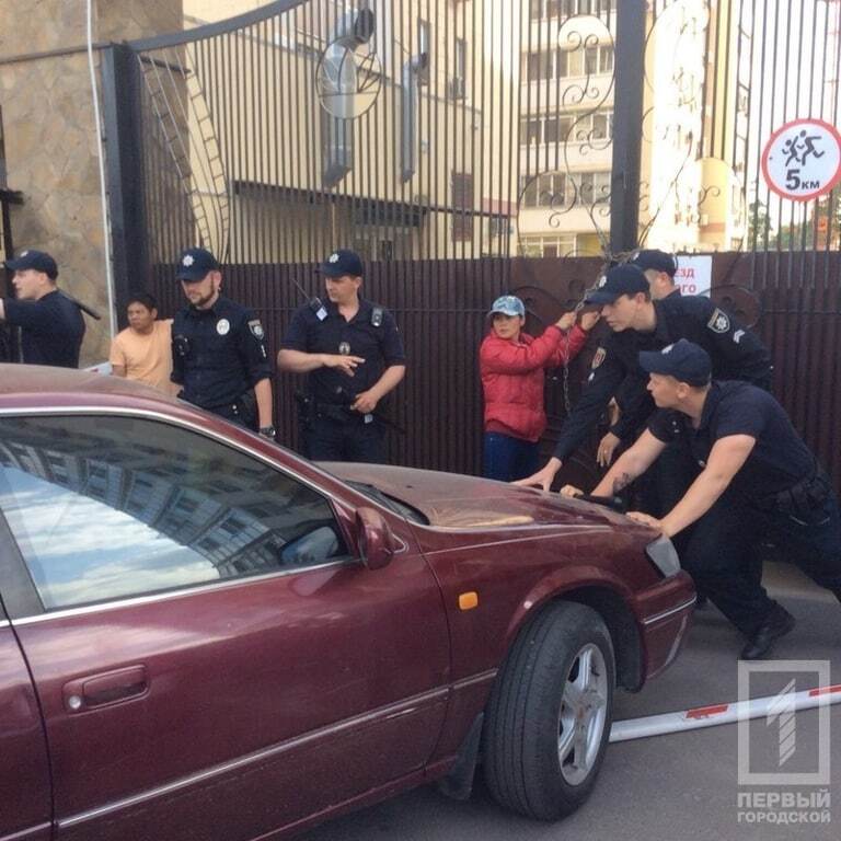 В Одессе вьетнамцы устроили стычки с налоговиками: силовики открыли огонь. Опубликованы фото
