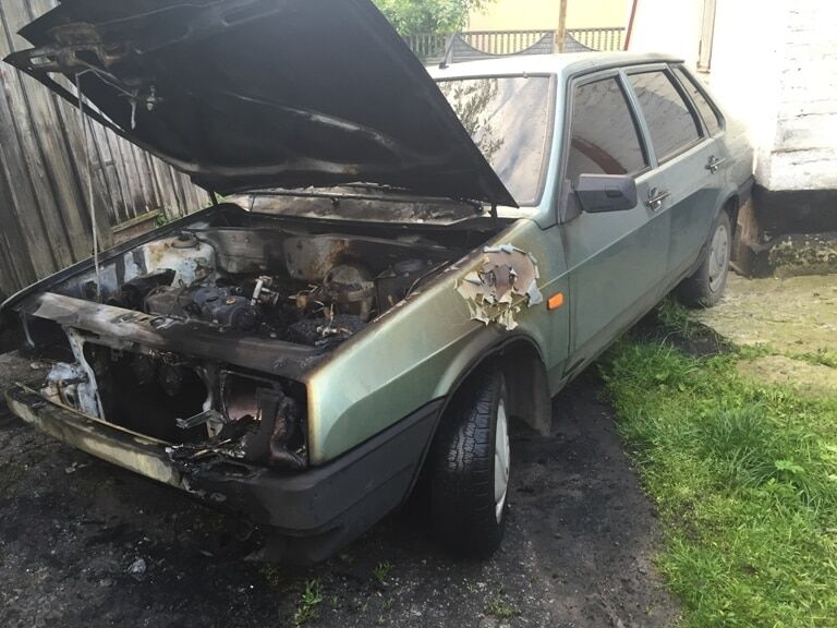 Ночной поджог: в Белой Церкви сгорели три автомобиля