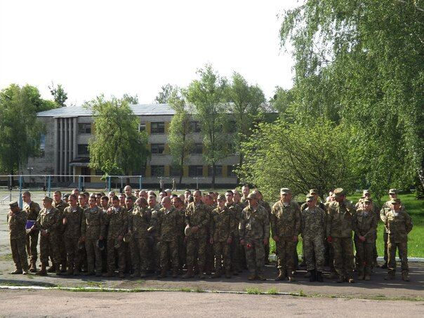 У Житомирі прощалися із загиблим десантником, який попри музичну освіту, пішов служити. ФОТО