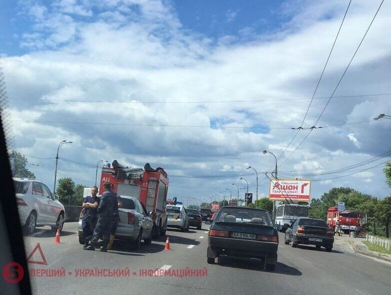 У Києві пожежна машина потрапила в ДТП