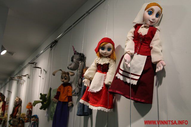 У Вінниці відкрилася виставка унікальних ляльок 30-х років та новітніх декорацій