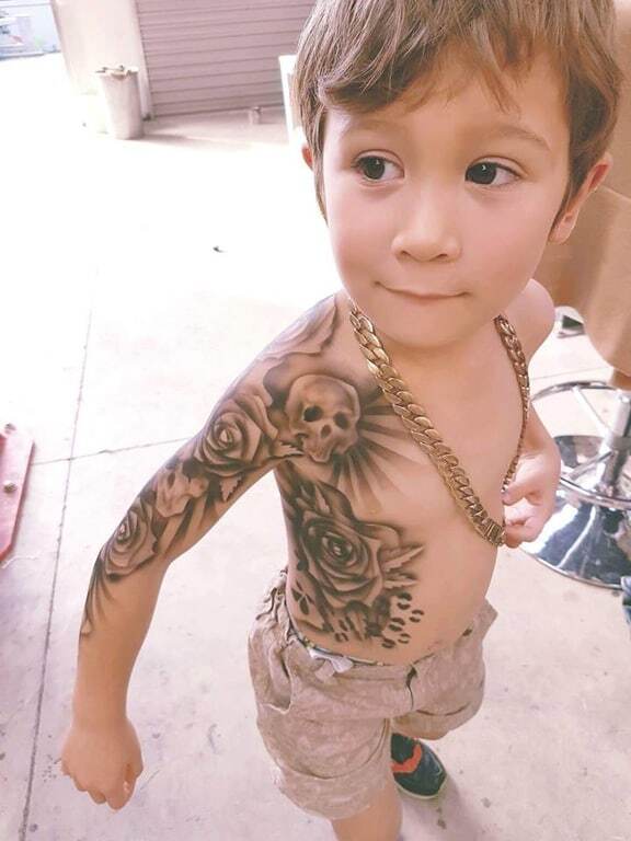 В Новой Зеландии детям сделали тату на все тело: опубликованы фото