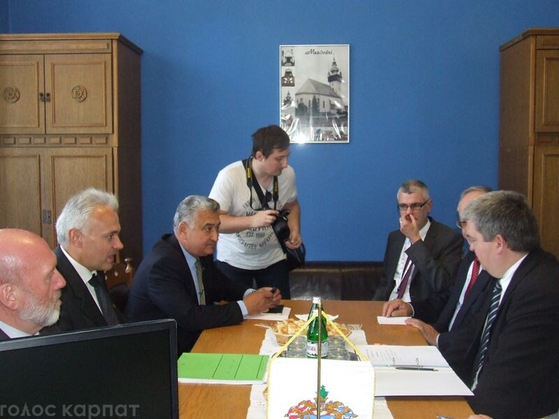 Берегово вдруге за рік відвідав держсекретар міністерства людських ресурсів Угорщини з соціальних питань Кароль Цібере (ФОТО)