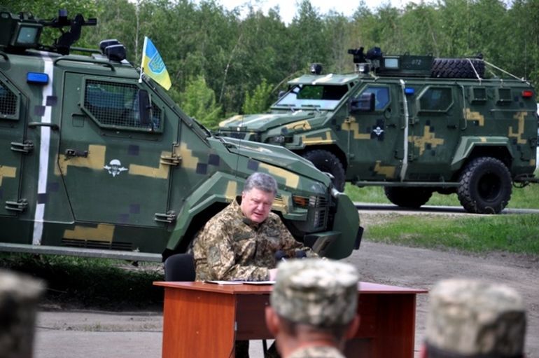 Президент Украины на житомирском полигоне. ФОТОРЕПОРТАЖ