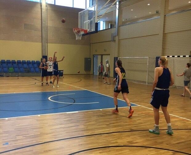 Украинские баскетболистки провели первую тренировку в Венгрии