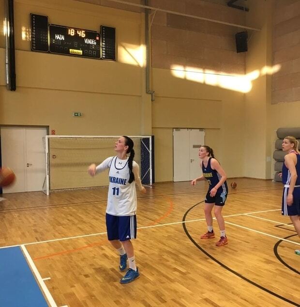 Украинские баскетболистки провели первую тренировку в Венгрии