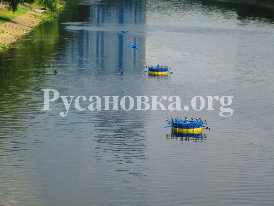 У Києві почали працювати кольорові фонтани