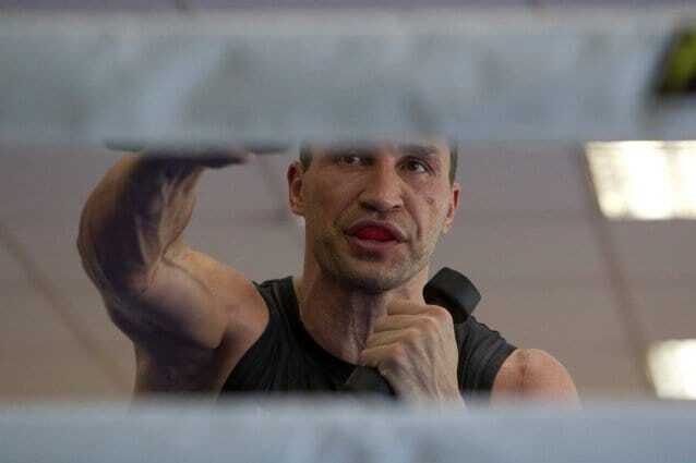 В сети появились фото тренировок Кличко перед реваншем с Фьюри