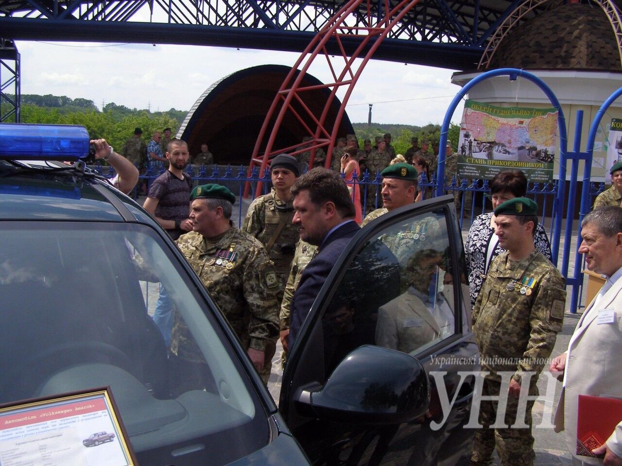 Житомирские пограничники показали жителям города новую технику и экипировку. ФОТО