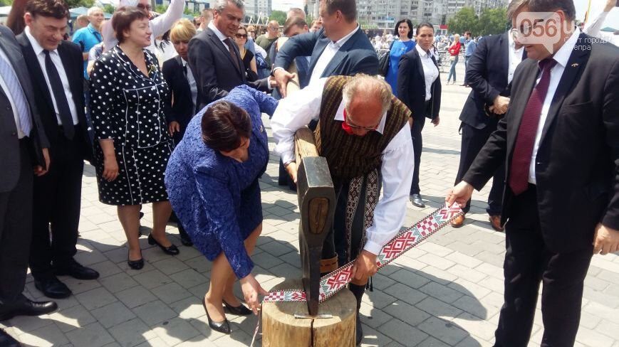 Дни Литвы в Днепре: народные гуляния, выставка ремесел, бизнес-форум и посещение раненых