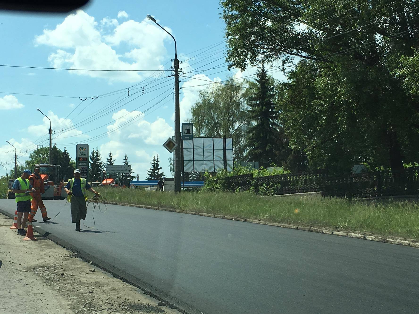 На Микулинецькій у Тернополі ремонтують дорогу (фото)