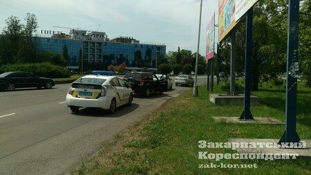 В Ужгороді подвійна дорожньо-транспортна пригода (Фото)