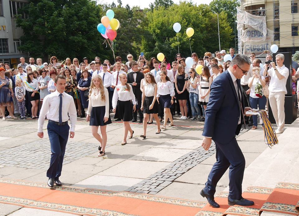 Уже вчетверте в Ужгороді відбулося загальноміське свято випускників (ФОТО)