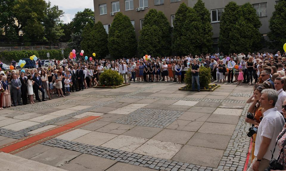 Уже вчетверте в Ужгороді відбулося загальноміське свято випускників (ФОТО)