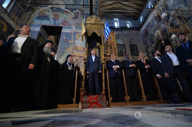 "Приятно, царь": Путин в Греции умостился в императорское кресло