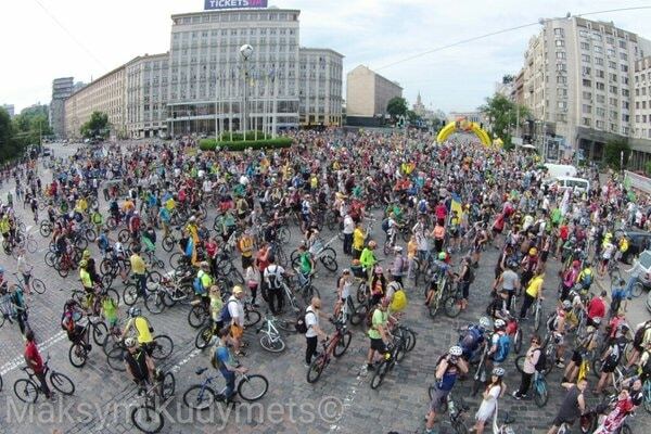 В Киеве начался масштабный Всеукраинский велодень: опубликованы фото