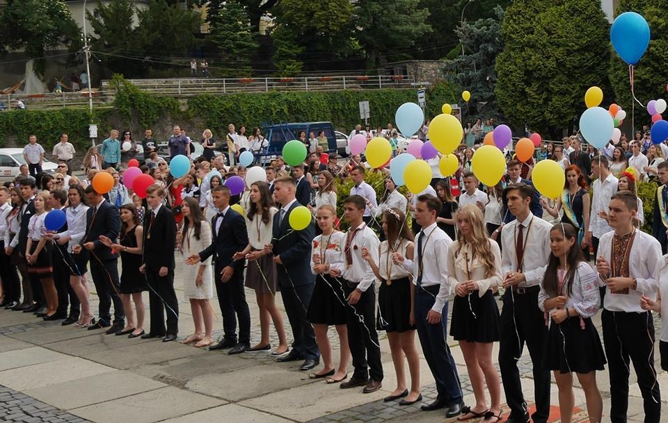 Уже вчетверте в Ужгороді відбулося загальноміське свято випускників (ФОТО)