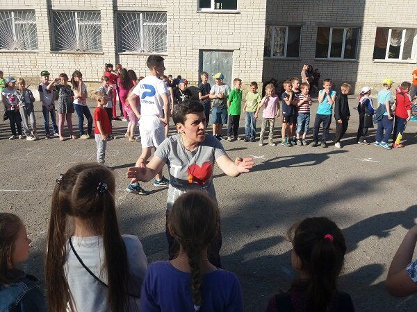 Більше сотні дітей взяли участь у ранковій "Руханці" у Тернополі