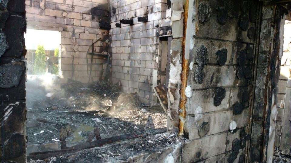 В Киевской области горел дом с пожилыми людьми