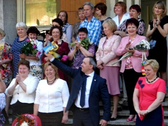 Муляренко, Богатирчук-Кривко, Приварський ходили на останній дзвоник у рівненські школи (фото)