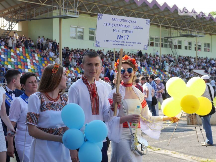 Яким платтям надали перевагу тернопільські випускниці у 2016-му