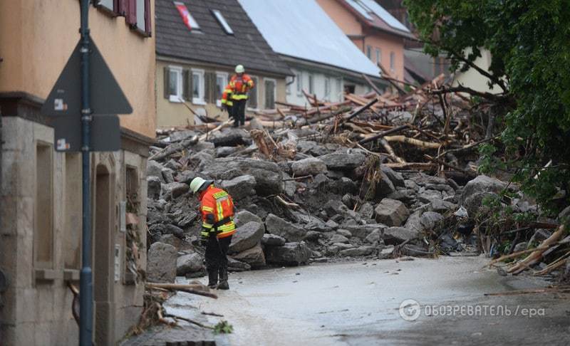Плавающие авто и руины: мощное наводнение в Германии забрало три жизни. Фото и видеофакт