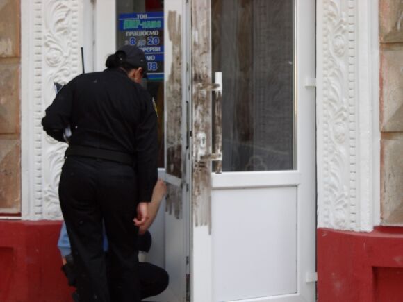 Невідомі пограбували продуктовий магазин у Тернополі