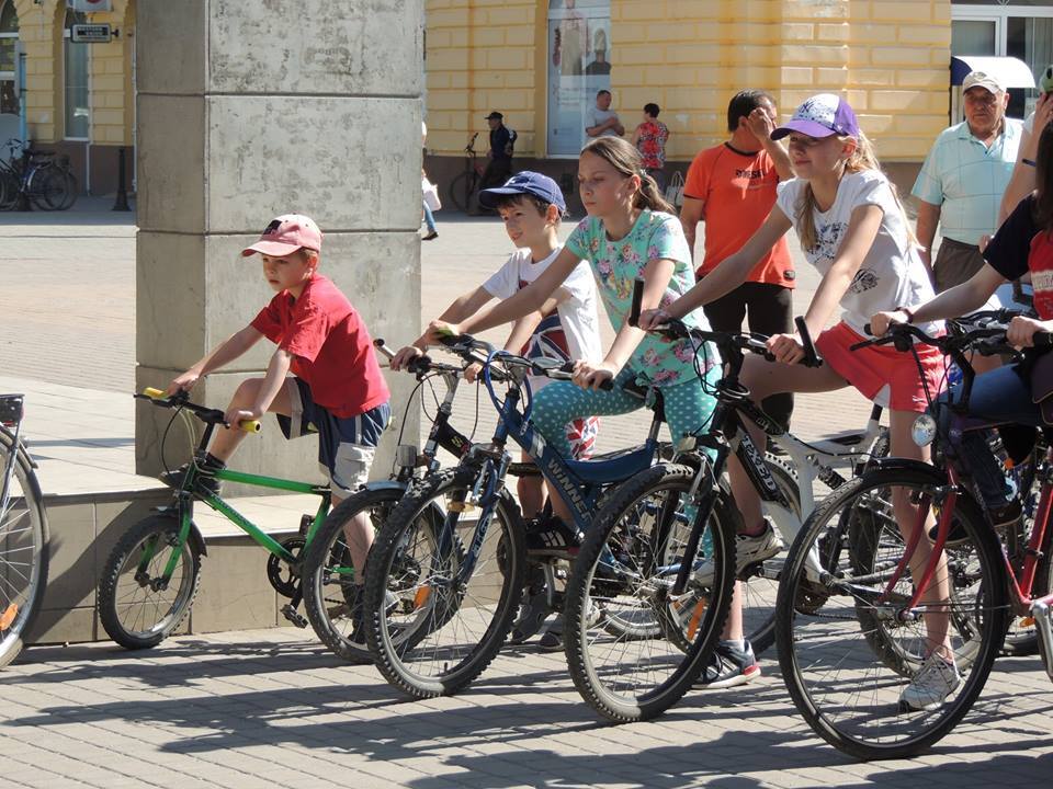 У Берегові й Хусті Всеукраїнський велодень відзначали велозаїздами (ФОТО)