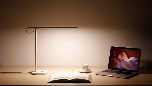 Туши свет: китайцы изобрели настольную лампу, управляемую через смартфон