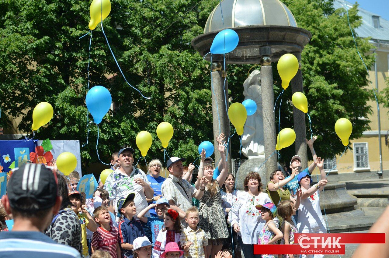 В Івано-Франківську провели яскраве свято для дітей (фоторепортаж)