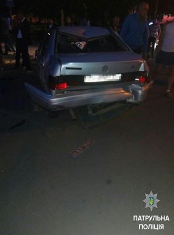 Біля пологового у Тернополі водій BMW зробив ДТП і втік з місця (фото)