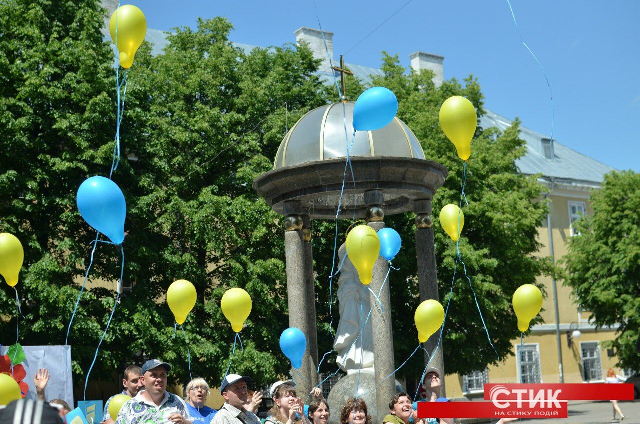 В Івано-Франківську провели яскраве свято для дітей (фоторепортаж)