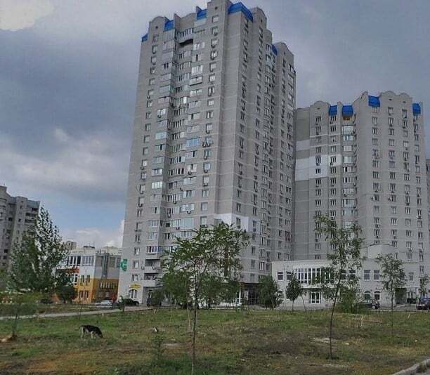 В Киеве парень выбросился с 10 этажа