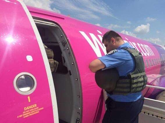 В аеропорту "Київ" п'яний пасажир "замінував" літак
