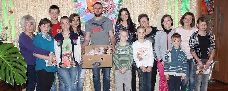 Паски для обездоленных: пациентов хосписа в Запорожье поздравили только волонтеры