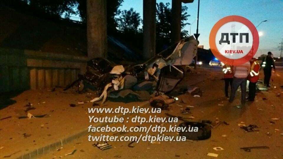 Автомобіль розірвало на частини: стали відомі подробиці жахливої ДТП у Києві