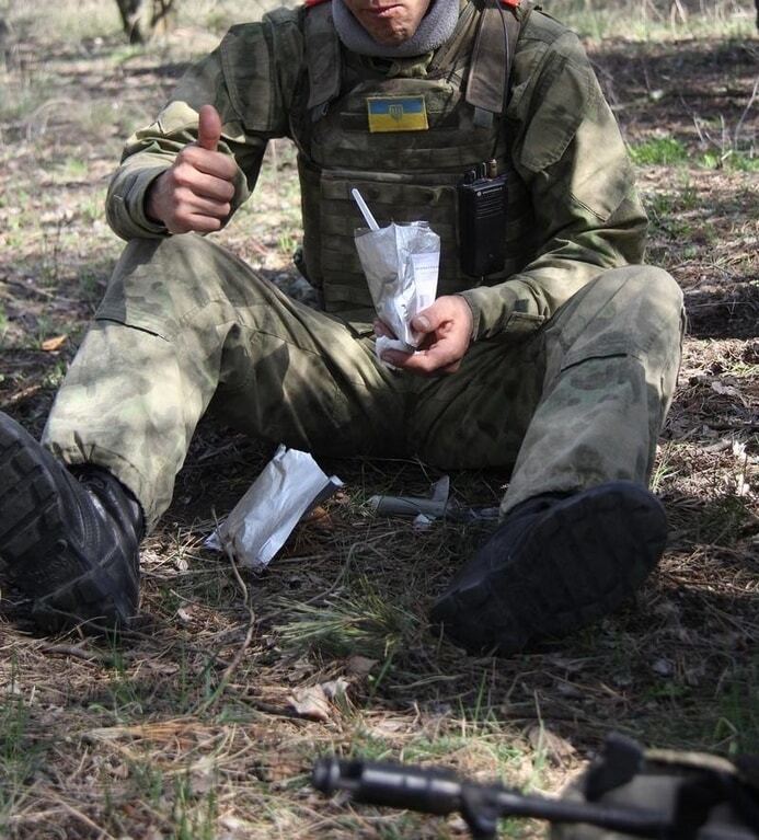 Супы, каши и рагу с мясом: ВСУ презентовали новые сухпайки для солдат. Фоторепортаж