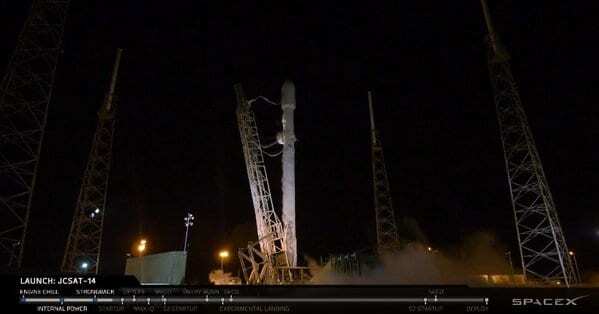 Уже не случайность: SpaceX второй раз посадила ступень ракеты Falcon 9 на платформу в океане