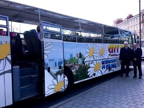Ближе к Европе: в столице Литвы запустили "украиноязычные" автобусы. Фотофакт